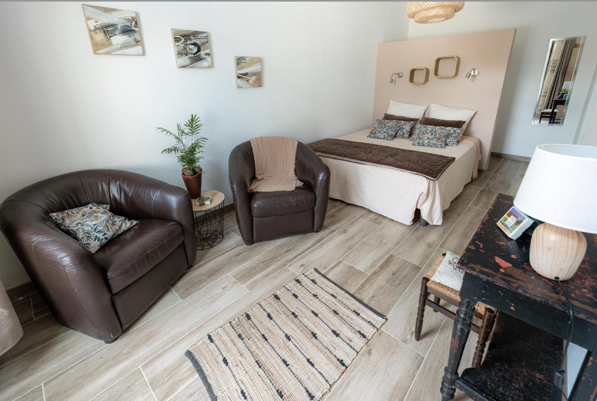 Chambre D'Hotes De La Savonnerie Venejan ภายนอก รูปภาพ